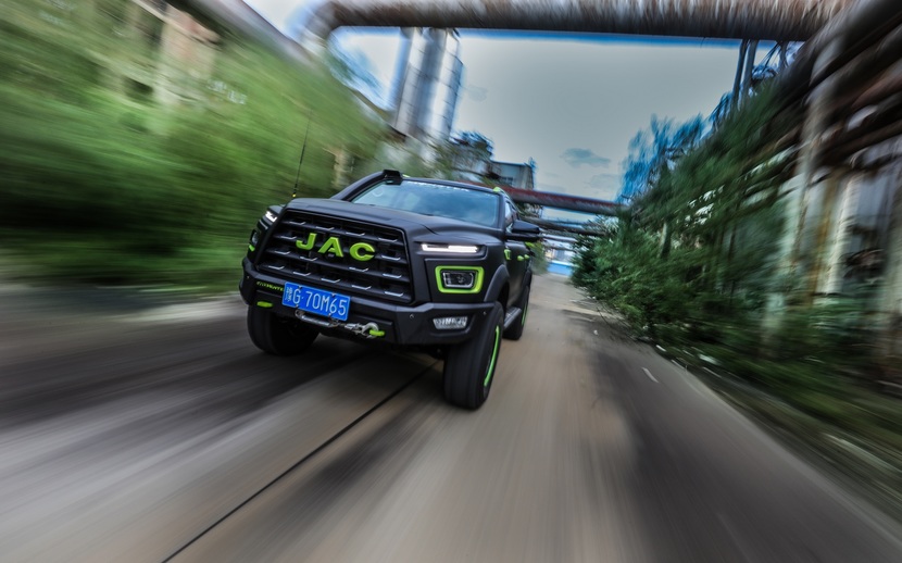 鯊魚王多變體汽車智能皮卡后箱蓋 鯊魚王多變體汽車智能皮卡后箱蓋