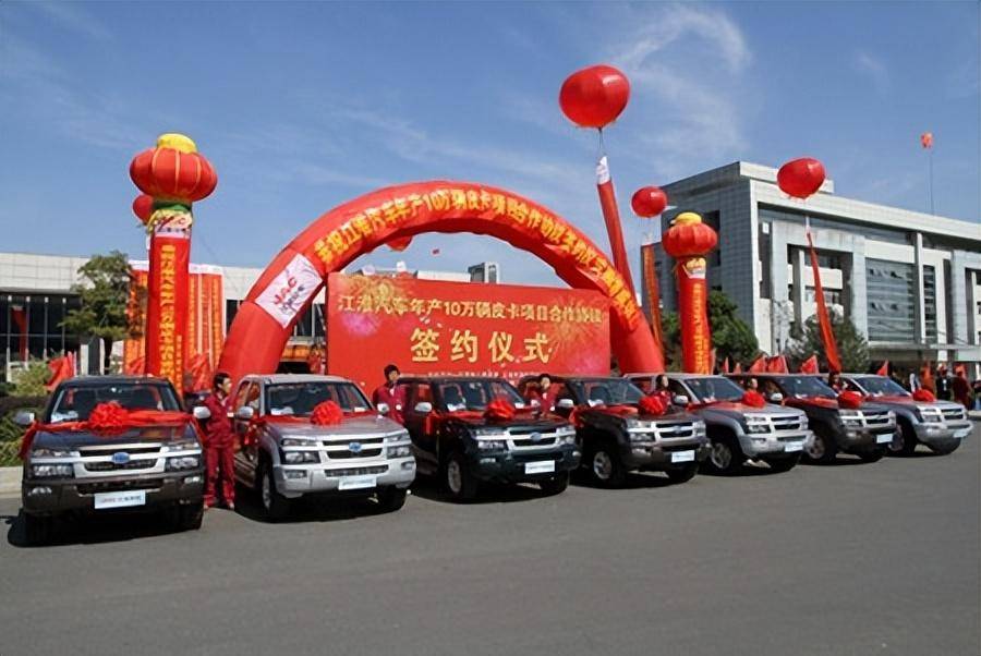 鯊魚王多變體汽車智能皮卡后箱蓋 鯊魚王多變體汽車智能皮卡后箱蓋