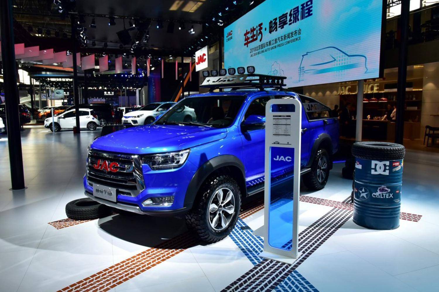 鯊魚王多變體汽車智能皮卡后箱蓋 鯊魚王多變體汽車智能皮卡后箱蓋