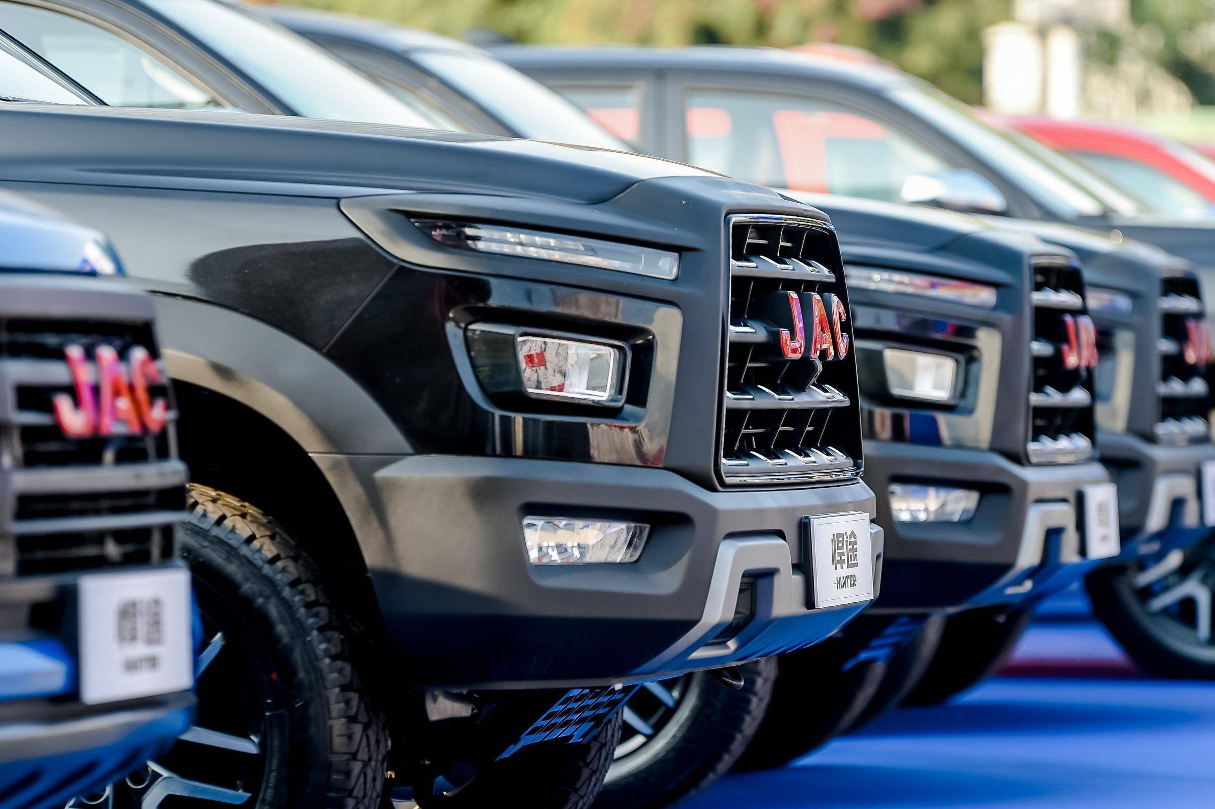 鯊魚王多變體汽車智能皮卡后箱蓋 鯊魚王多變體汽車智能皮卡后箱蓋