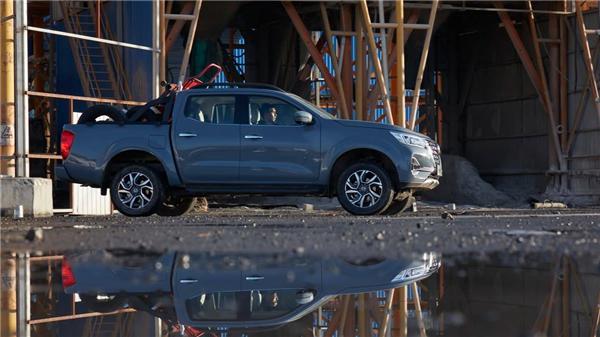 鯊魚王多變體汽車智能皮卡后箱蓋 鯊魚王多變體汽車智能皮卡后箱蓋