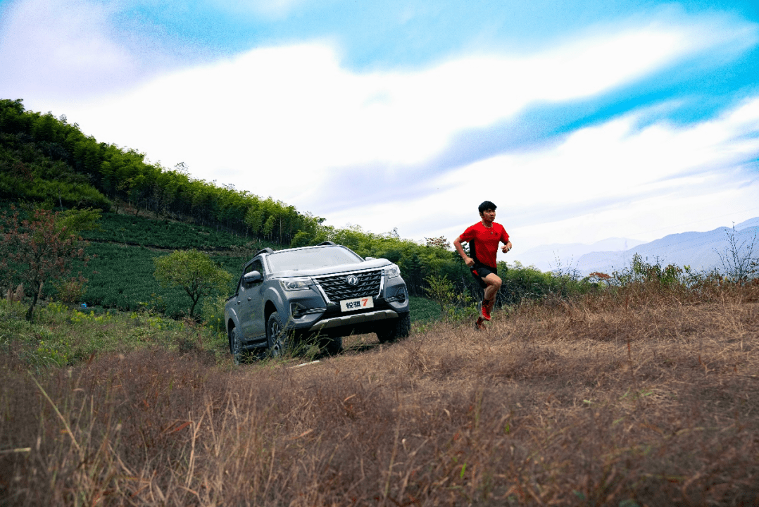 鯊魚王多變體汽車智能皮卡后箱蓋 鯊魚王多變體汽車智能皮卡后箱蓋