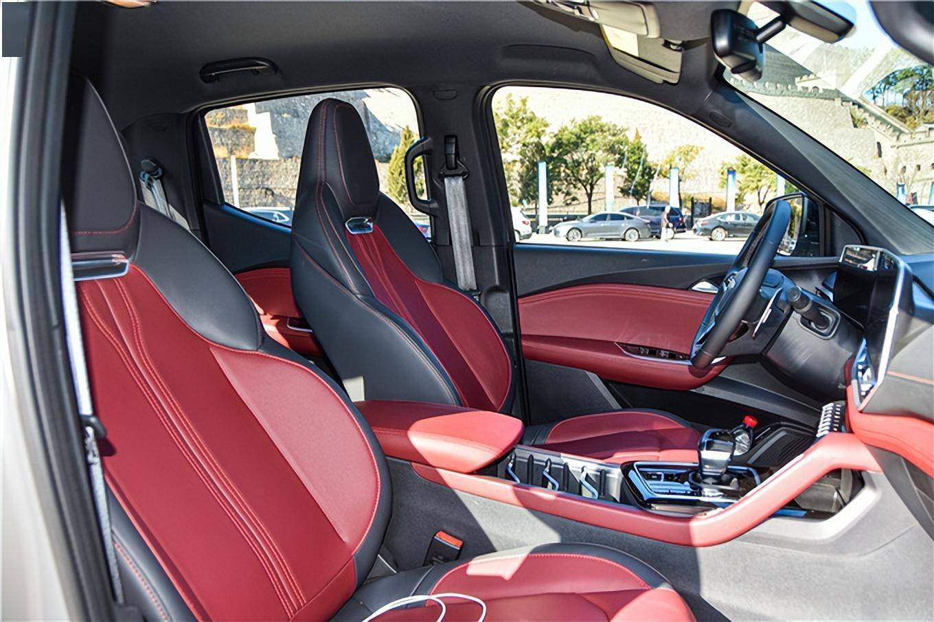 鯊魚王多變體汽車智能皮卡后箱蓋 鯊魚王多變體汽車智能皮卡后箱蓋