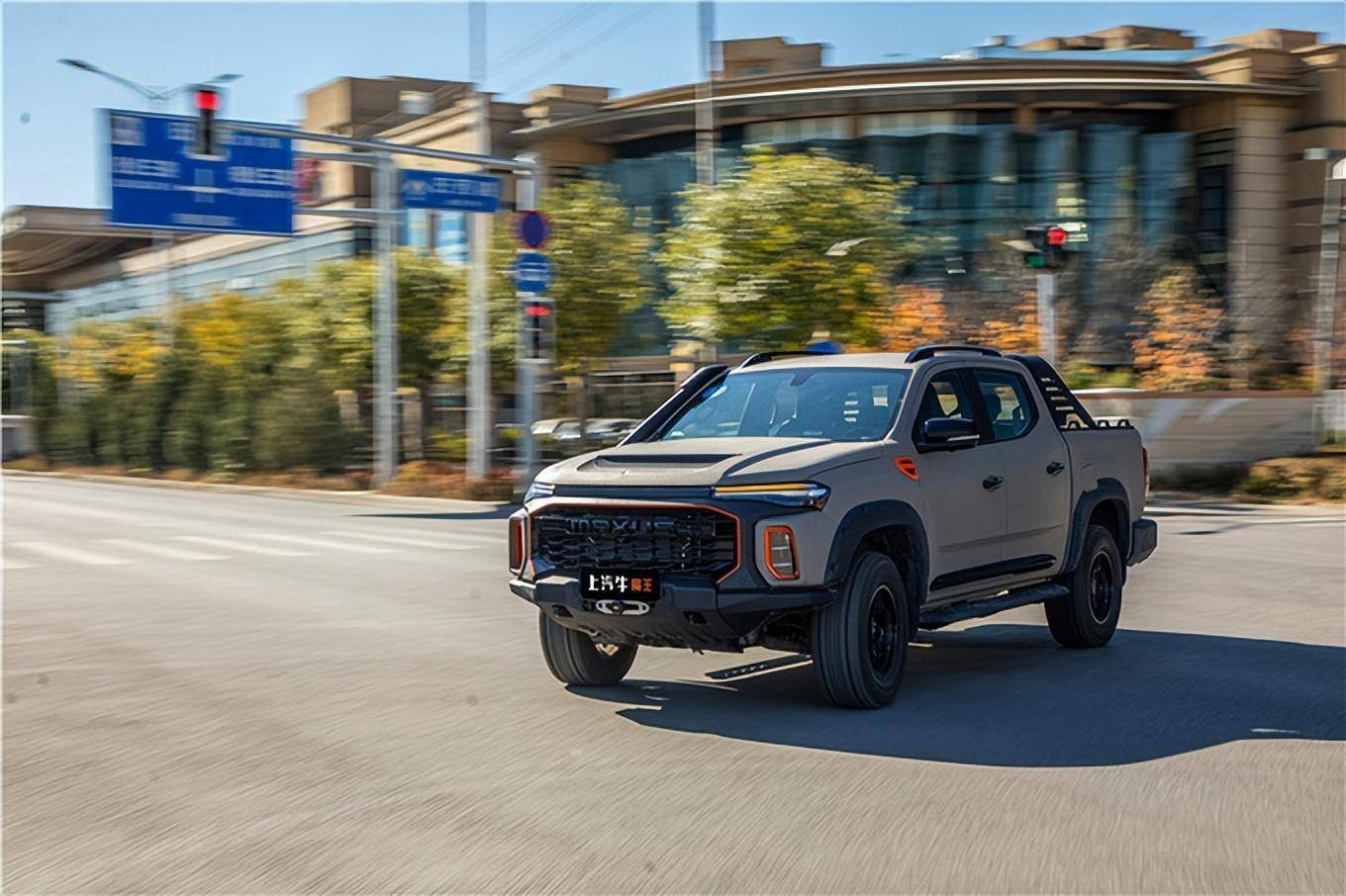 鯊魚王多變體汽車智能皮卡后箱蓋 鯊魚王多變體汽車智能皮卡后箱蓋