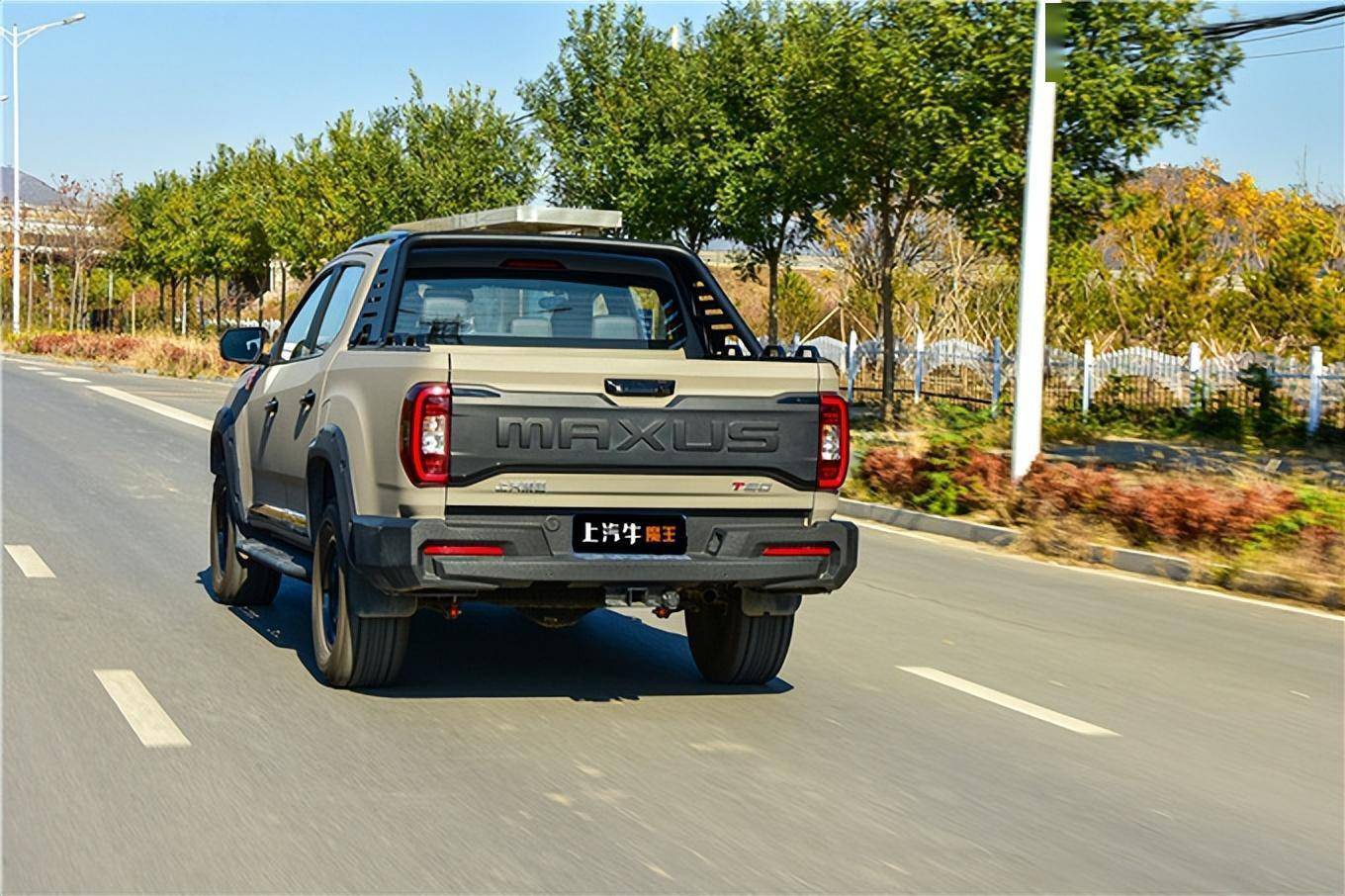 鯊魚王多變體汽車智能皮卡后箱蓋 鯊魚王多變體汽車智能皮卡后箱蓋