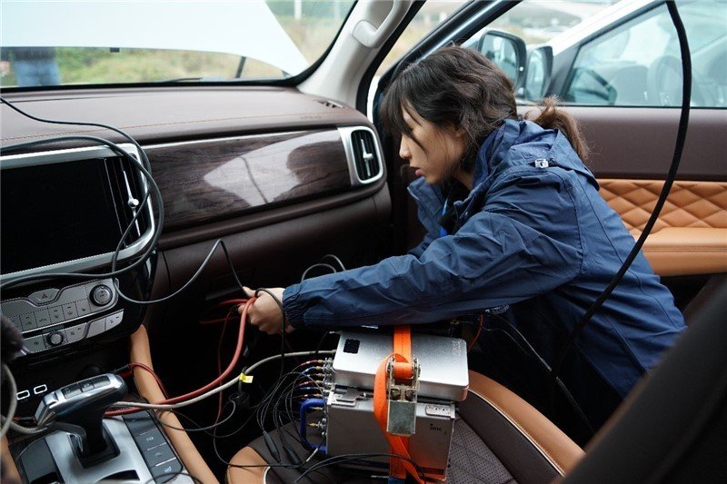 鯊魚(yú)王多變體汽車(chē)智能皮卡后箱蓋 鯊魚(yú)王多變體汽車(chē)智能皮卡后箱蓋