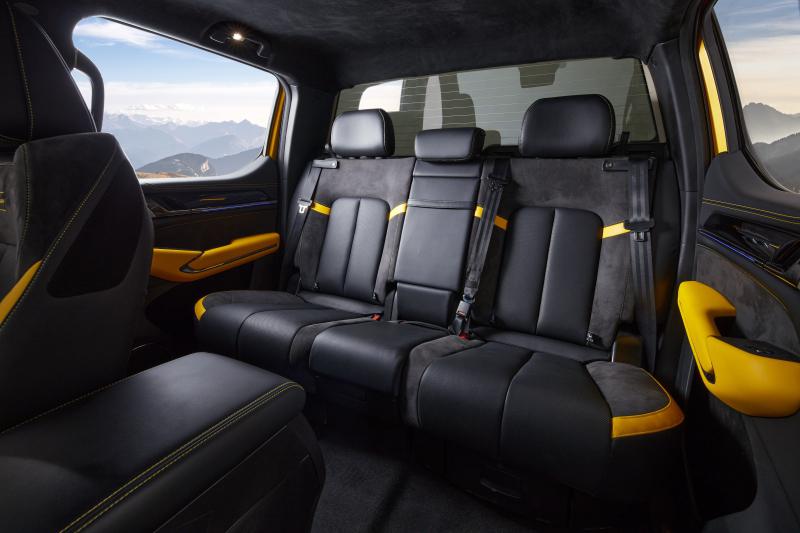 長城皮卡山海炮性能版成都車展首秀