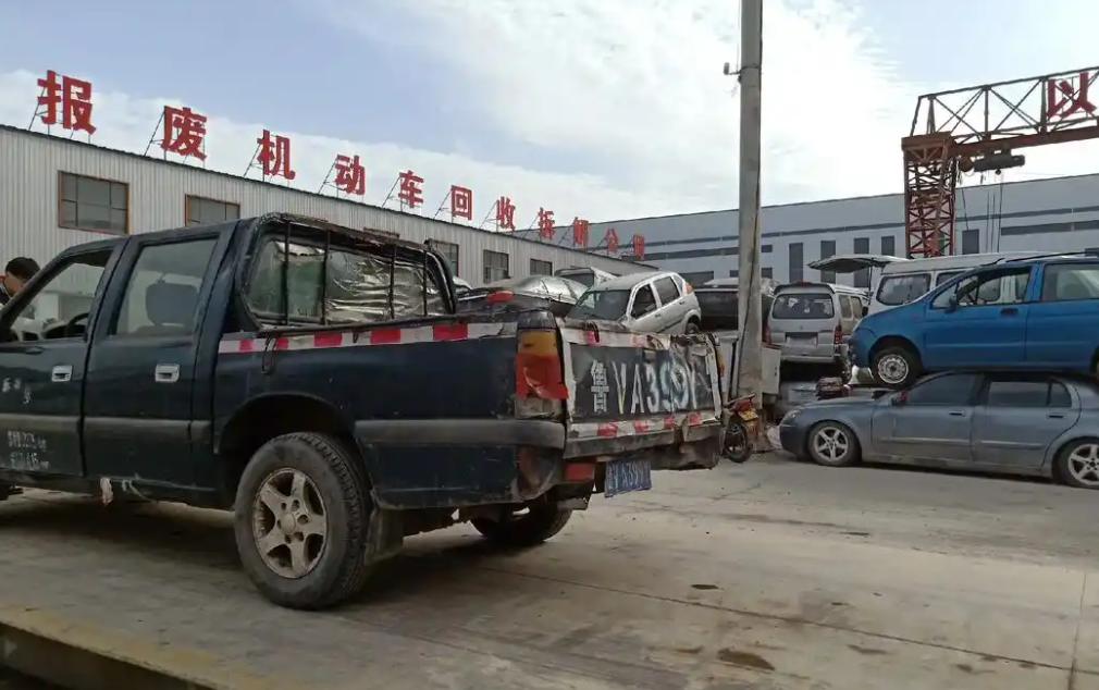 鯊魚王多變體汽車智能皮卡后箱蓋 鯊魚王多變體汽車智能皮卡后箱蓋